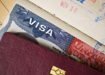 EUA aprovam nova taxa de US$ 250 para visto americano