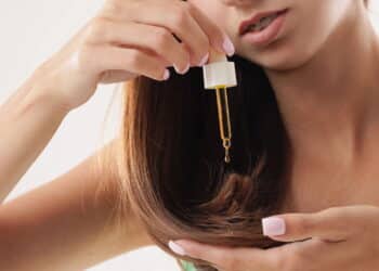 Adeus queda de cabelo: veja os óleos naturais que ativam o crescimento rápido
