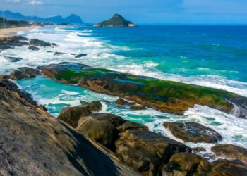 Pouca gente conhece: veja as três praias 'secretas' que só aparecem quando a maré baixa