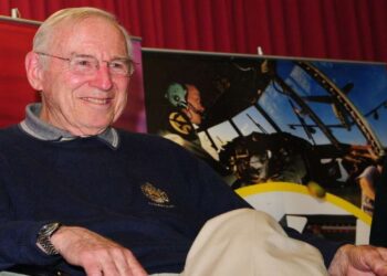 Morre Jim Lovell, comandante lendário da missão Apollo 13