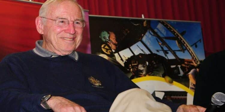Morre Jim Lovell, comandante lendário da missão Apollo 13