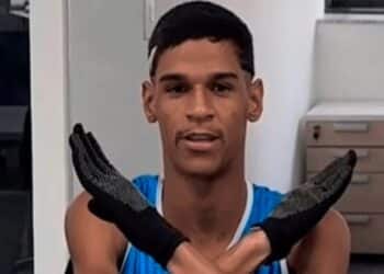 Luva de Pedreiro é internado às pressas em hospital de João Pessoa