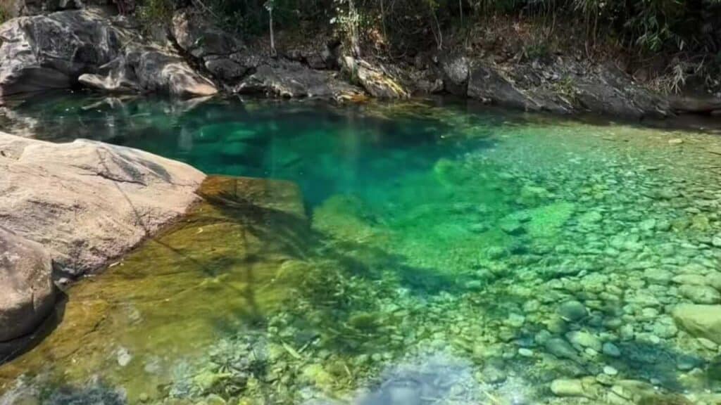 Águas cristalinas e paz total: conheça o destino escondido no interior de São Paulo que encanta turistas