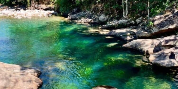 Águas cristalinas e paz total: conheça o destino escondido no interior de São Paulo que encanta turistas