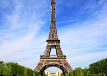 Saiba quanto tempo levou para construir a icônica Torre Eiffel em Paris