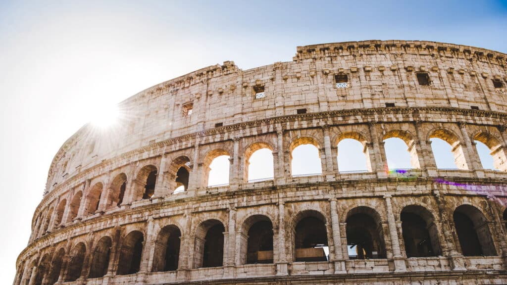 A história do Coliseu e os motivos da construção do monumento romano
