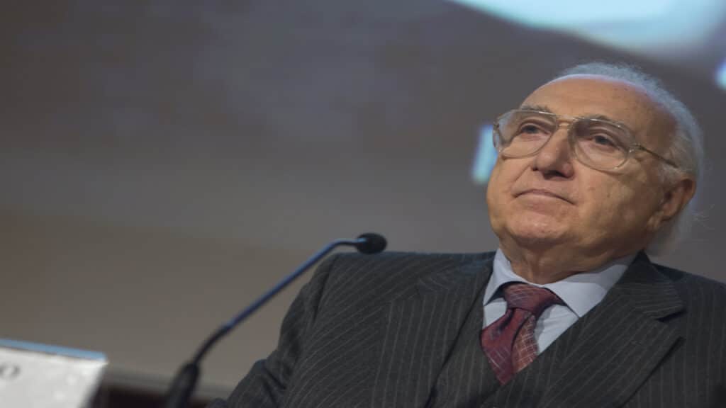 Apresentador de TV e cantor famoso morre aos 89 anos e país fica em choque