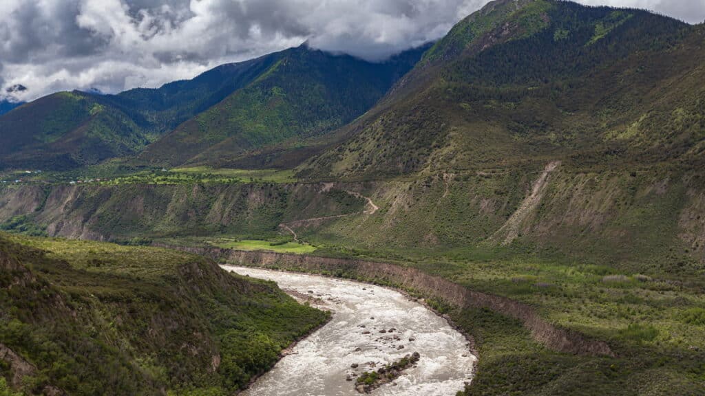 Obras de R$ 933 bilhões avançam para criar a maior hidrelétrica do planeta com potencial para gerar 70 gigawatts de eletricidade