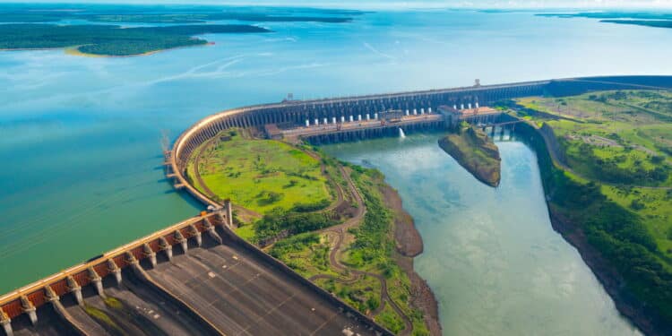 As obras de engenharia gigantes que marcam história no Brasil e no mundo