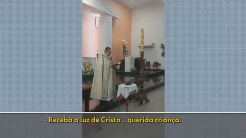 Padre se recusa a dizer nome de bebê durante batismo e caso gera polêmica