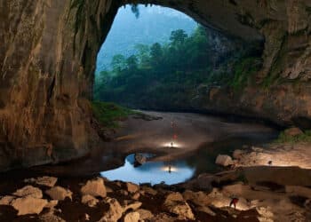 Maior caverna do mundo esconde cenário paradisíaco e encanta turistas