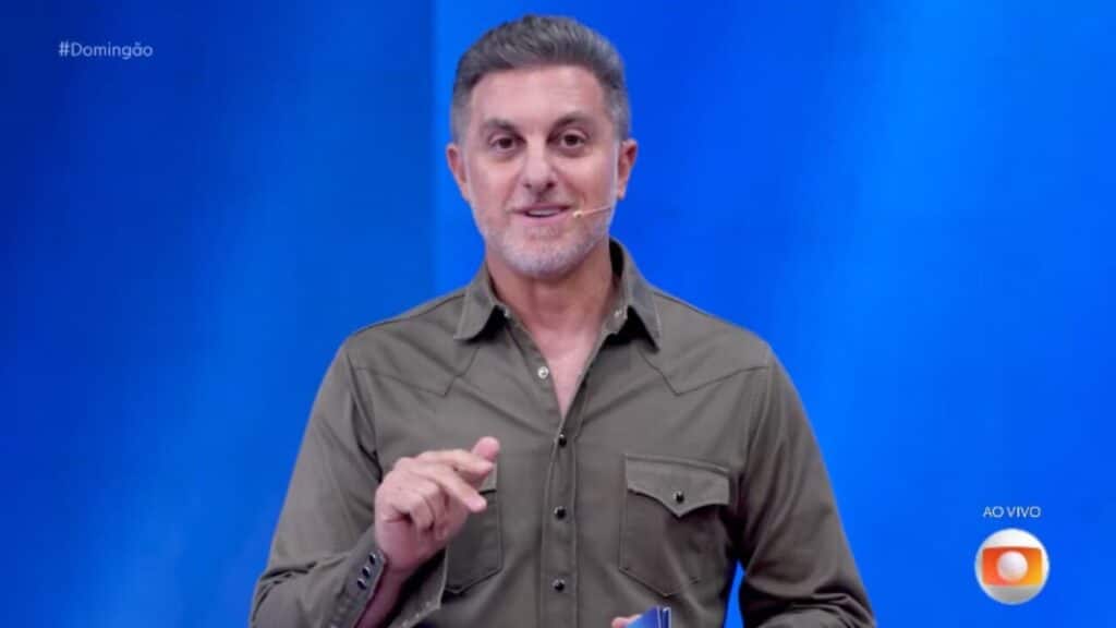 Luciano Huck comete gafe ao vivo no Dança dos Famosos e web não perdoa; entenda