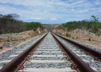 Governo anuncia investimento de R$ 415 milhões para acelerar obras da Transnordestina que prometem turbinar a economia do PE
