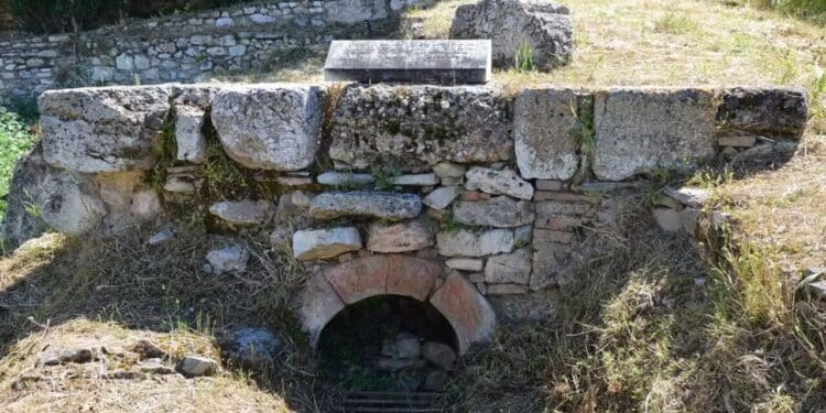 Atenas aposta em aqueduto romano de dois mil anos para reforçar distribuição de água