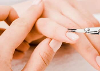 Veja as dicas simples para ter unhas grandes e fortes sem quebrar facilmente