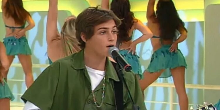 Felipe Dylon reaparece irreconhecível e choca fãs dos anos 2000