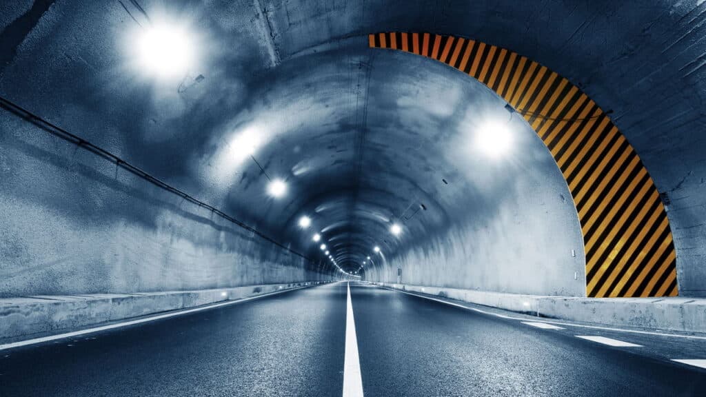 A obra inédita do túnel Santos-Guarujá sob o canal do maior porto da América do Sul