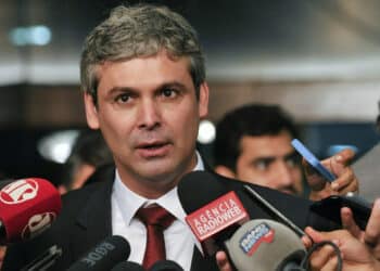 Líder do PT quer Bolsonaro preso preventivamente e aciona STF