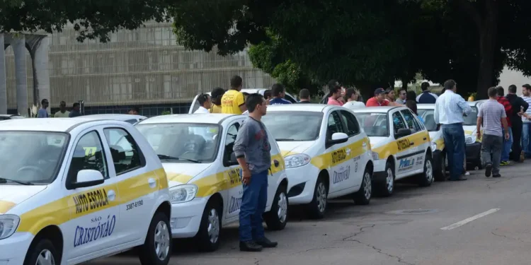 Nova proposta pode acabar com autoescola obrigatória no Brasil