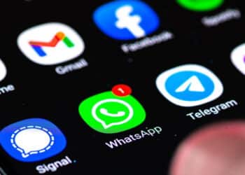 Rússia obriga pré-instalação de aplicativo rival do WhatsApp para espionar o mundo