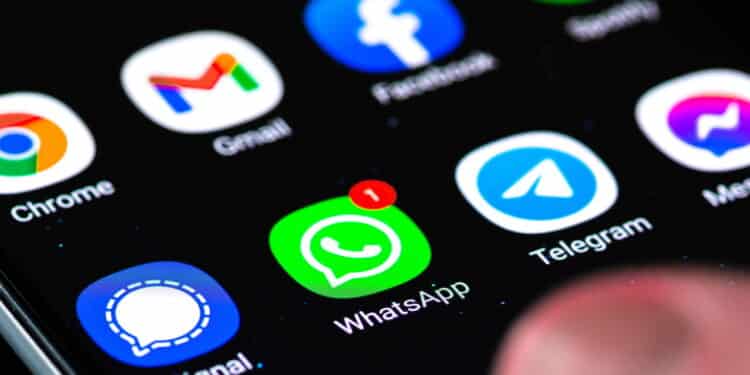Rússia obriga pré-instalação de aplicativo rival do WhatsApp para espionar o mundo