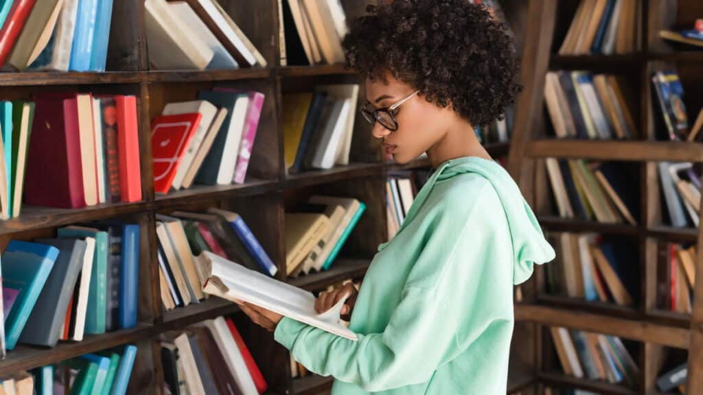 Cinco livros de autoconhecimento que marcaram 2025