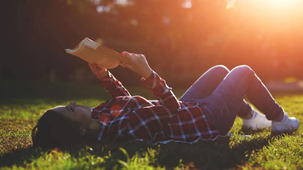 Cinco livros de autoconhecimento que marcaram 2025