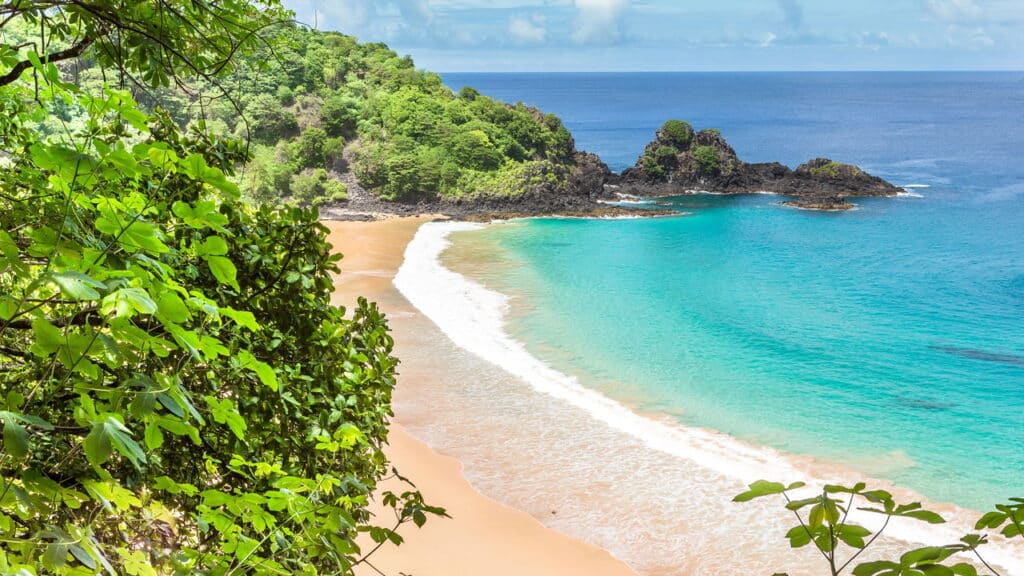 A praia brasileira que superou o Caribe em ranking internacional