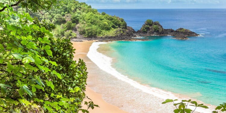 Derrotando o Havaí e Caribe, Brasil conquista a melhor praia do mundo