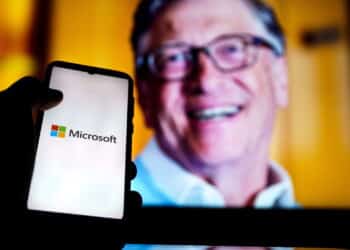 Bill Gates revela qual o momento do dia em que você deve largar o celular