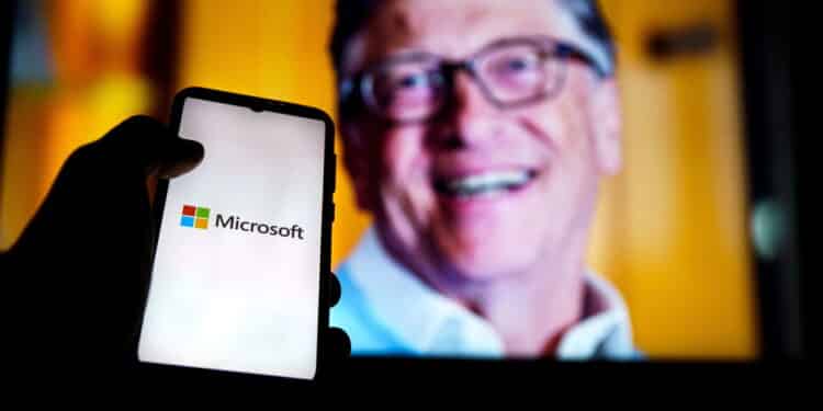 Bill Gates revela qual o momento do dia em que você deve largar o celular