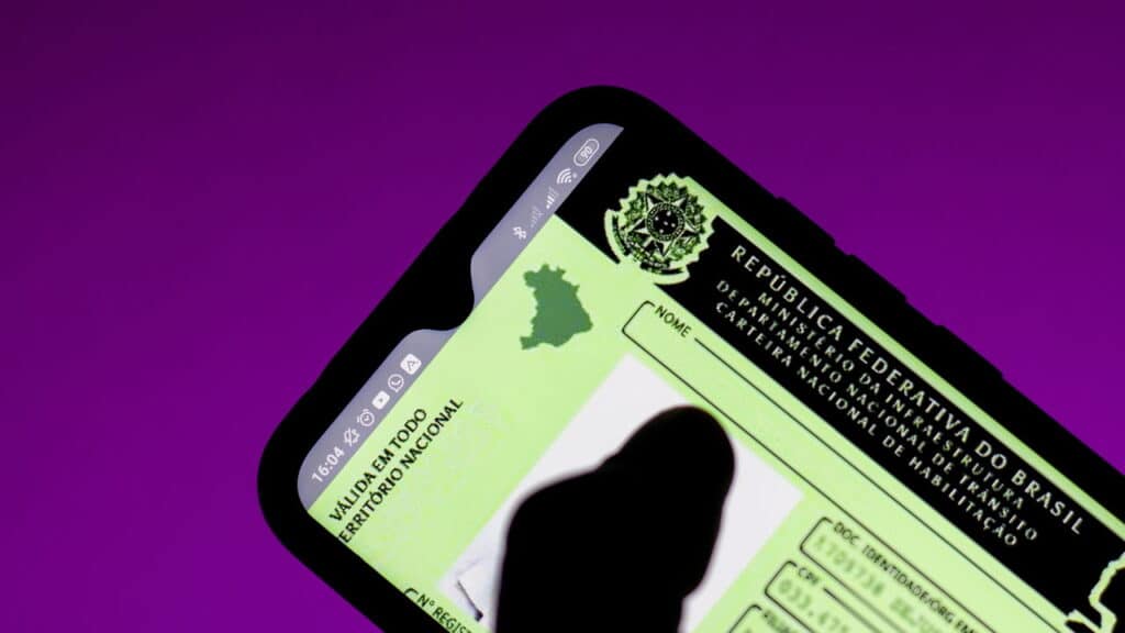 Multas por aplicativo agilizam notificações e reduzem burocracia