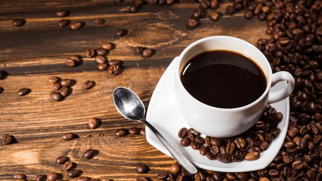 ANVISA proíbe café popular após detectar corpo estranho e suspeita de vidro em embalagens