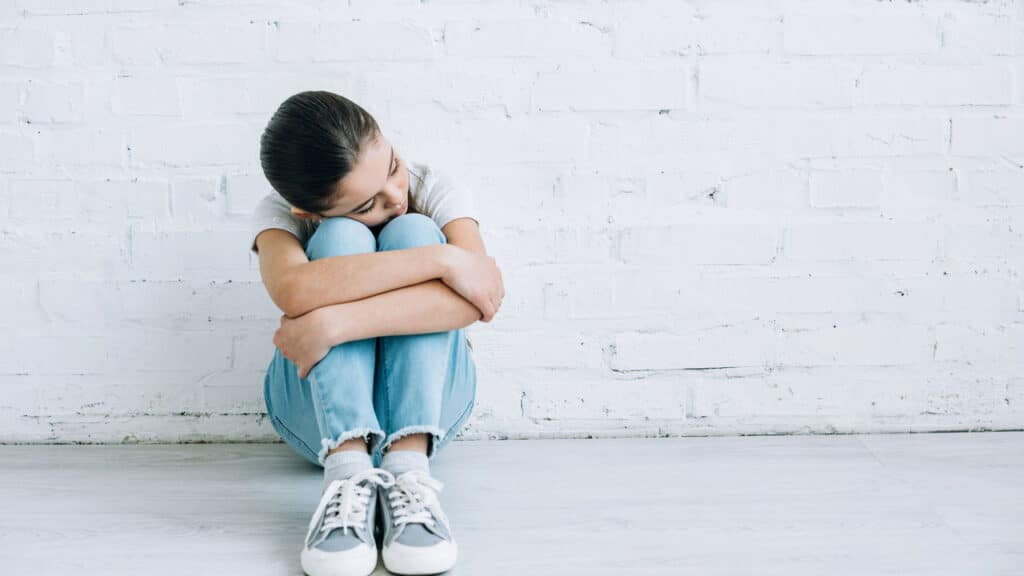Dez frases que podem revelar uma infância de abandono, segundo psicólogos