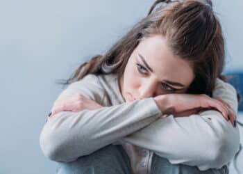 Como reconhecer sinais de depressão em si mesmo, segundo psicólogos