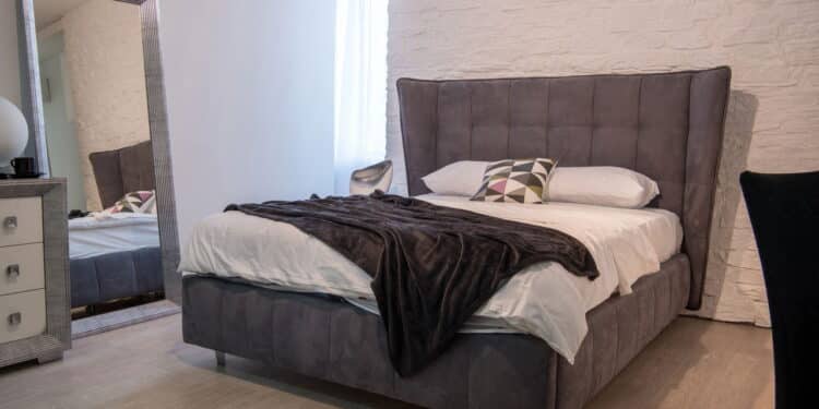 Espelhos no quarto? Veja o que diz o Feng Shui e os especialistas em energia