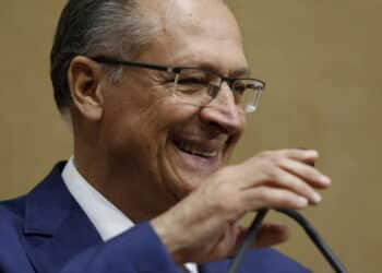Se for por nós, o tarifaço no Brasil já era amanhã, diz Alckmin