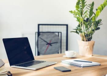 Por que manter a mesa de trabalho sempre organizada é essencial no Feng Shui
