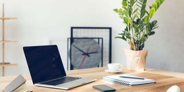 Por que manter a mesa de trabalho sempre organizada é essencial no Feng Shui