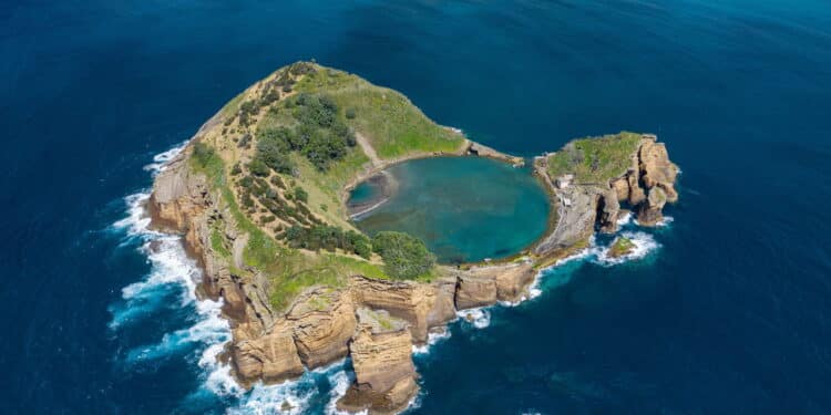 A piscina natural mais cobiçada do mundo que somente 400 pessoas podem visitar