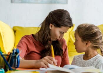 Psicólogos alertam sobre algo que acontece na infância e quase ninguém percebe