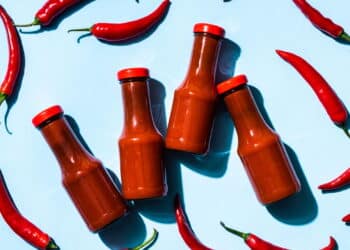 Aprenda a fazer molho de pimenta artesanal e lucrar com vendas