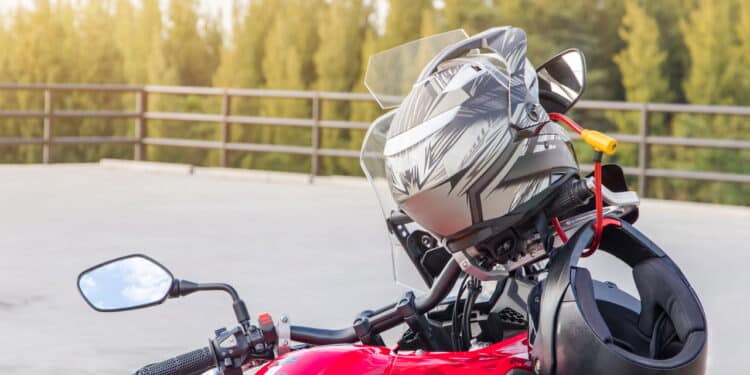 Motos disparam em 2026 e deixam carros zero km para trás no mercado brasileiro