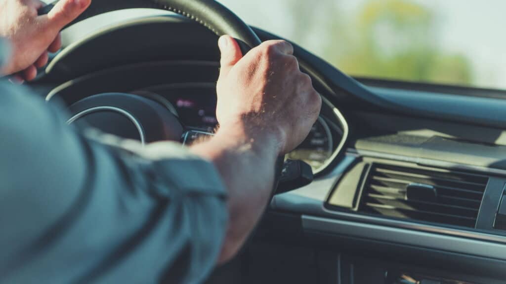 Esse são os erros mais comuns e perigosos cometidos por motoristas iniciantes