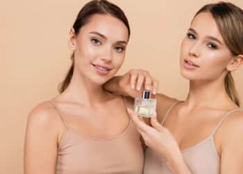 Top 10 perfumes femininos perfeitos para paquerar depois dos 35 anos