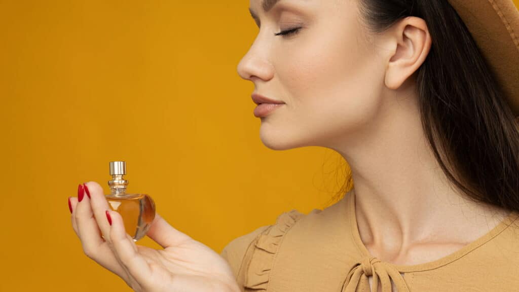 Os 5 perfumes femininos que duram o dia inteiro e custam pouco