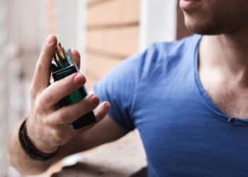 Quatro perfumes masculinos com fixação alta por preço baixo