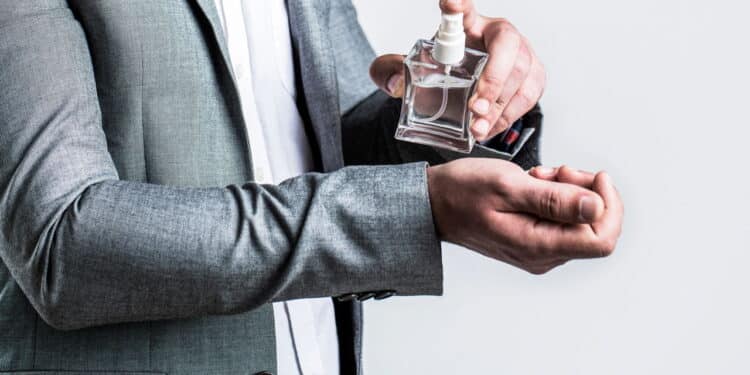 Três perfumes masculinos baratos que são campeões de venda