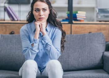 A causa invisível por trás do mau humor constante no seu lar