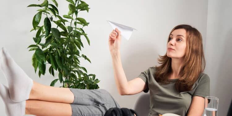 Por que pessoas inteligentes procrastinam tanto, de acordo com psicólogos
